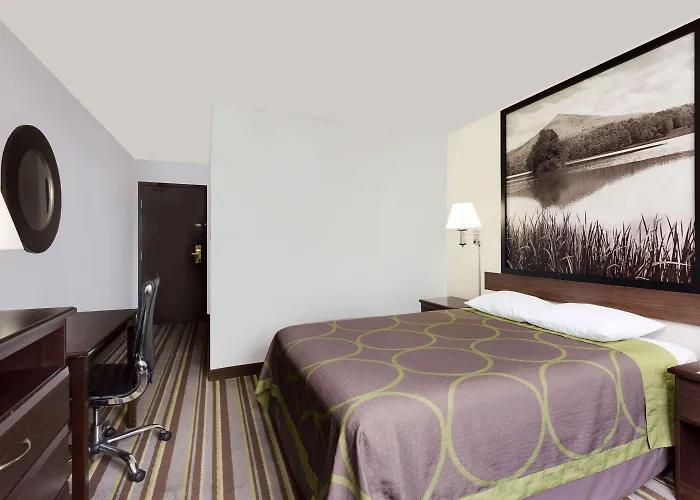 Super 8 By Wyndham Waynesboro